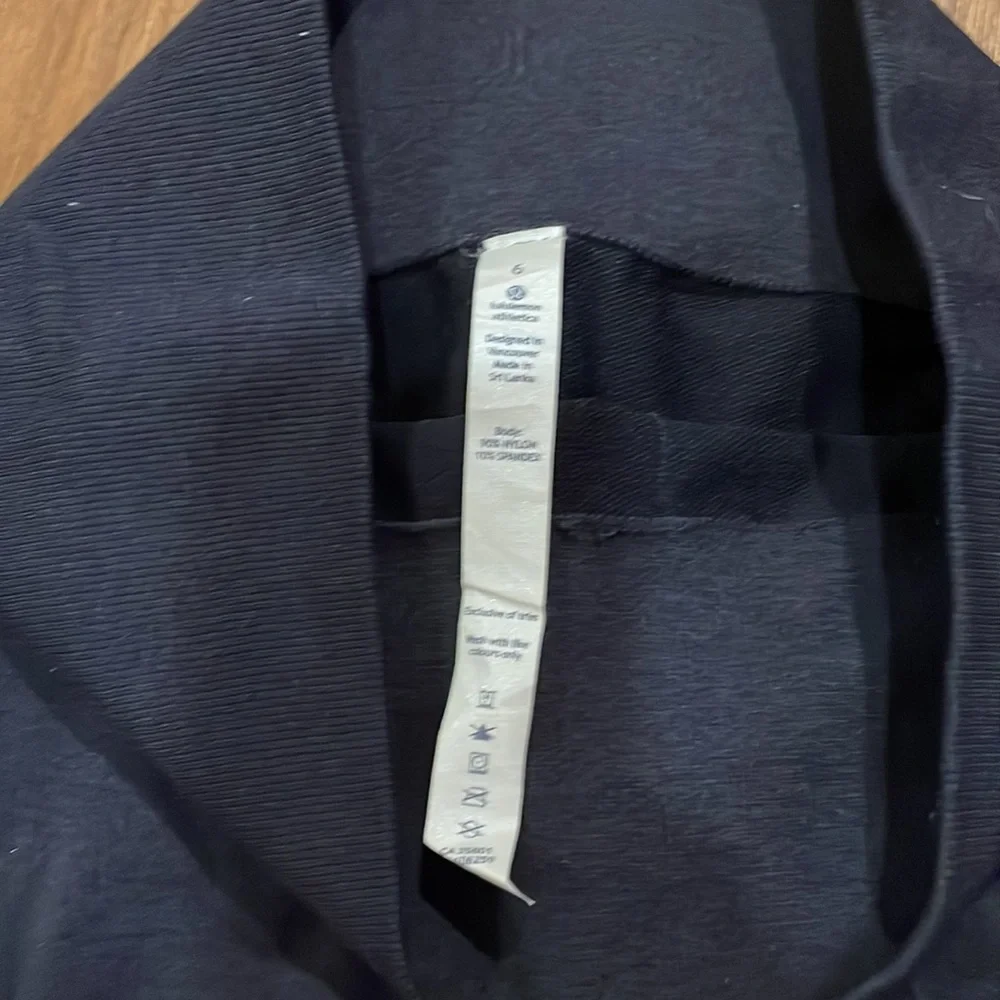 Navy Blue Scrunch Lululemon Leggings - Picture 3 of 3